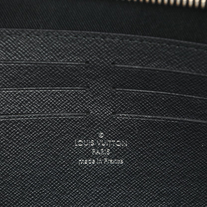 Louis Vuitton Savane Monogram Chapman Pochette Voyage GM Dune 6 of 6