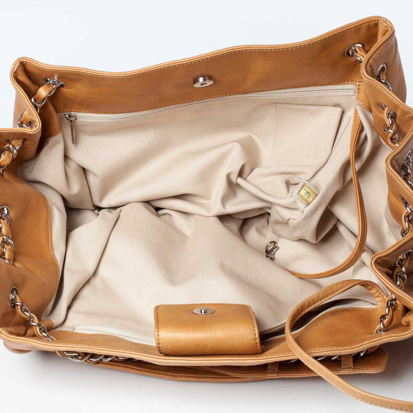 Leather Diagonal Ligne Large Tote Dark Beige