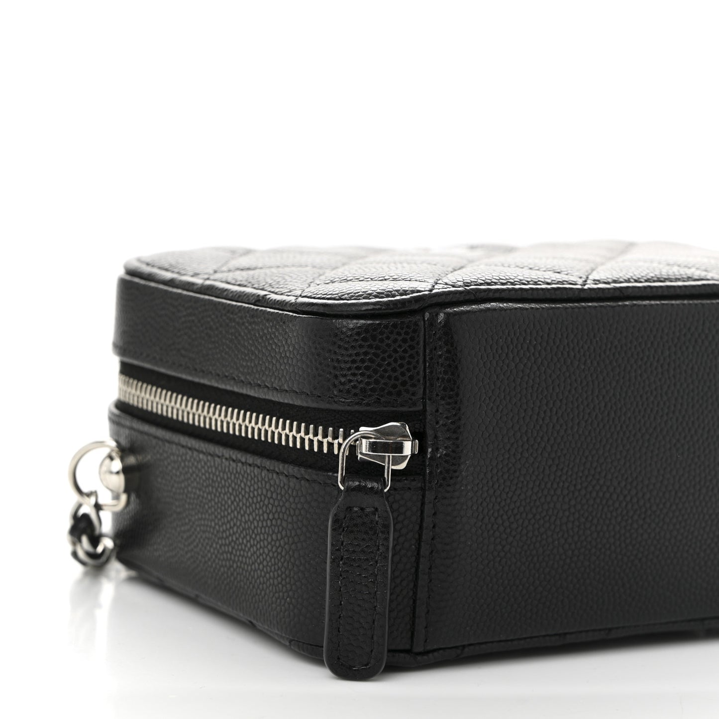 Caviar Quilted CC Vanity Case With Chain Black
