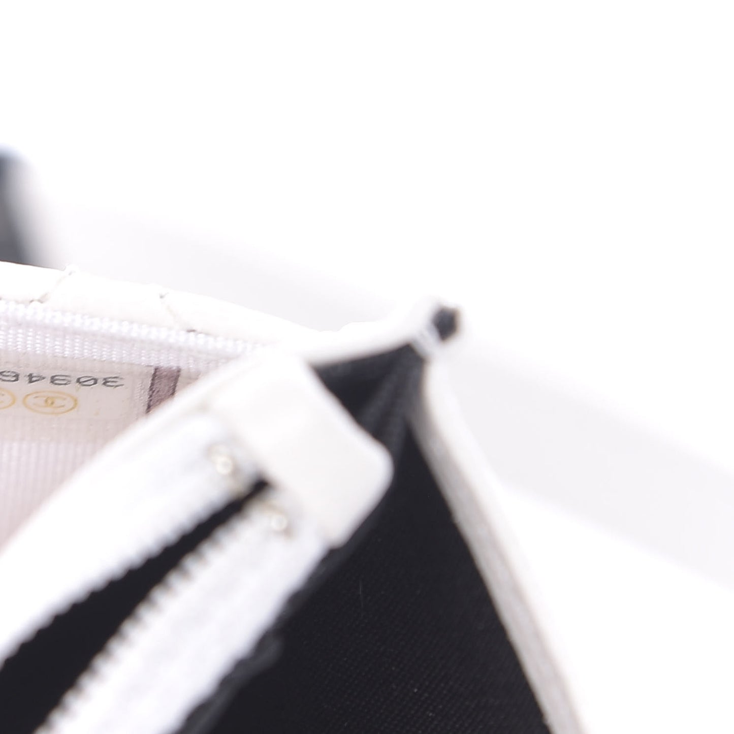Caviar Quilted My Everything Wallet On Chain WOC White