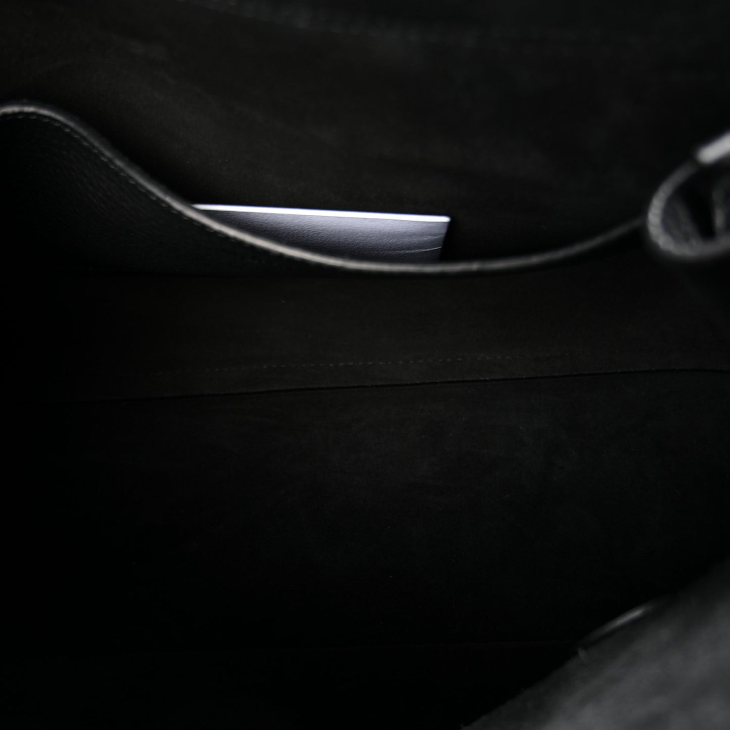 Heavy Grain Medium Alexa Black