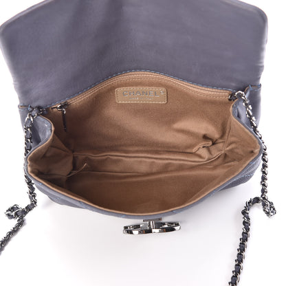Chanel Washed Calfskin Diamond Stitch Hamptons Clutch With Chain Blue 5 of 10