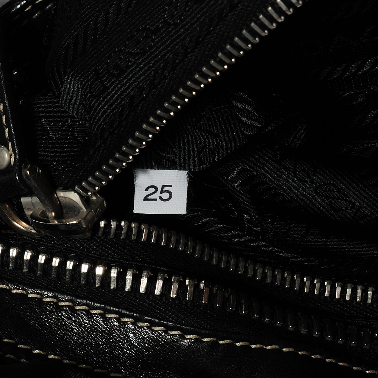 Tessuto Nylon Tassel Shoulder Bag Nero Black