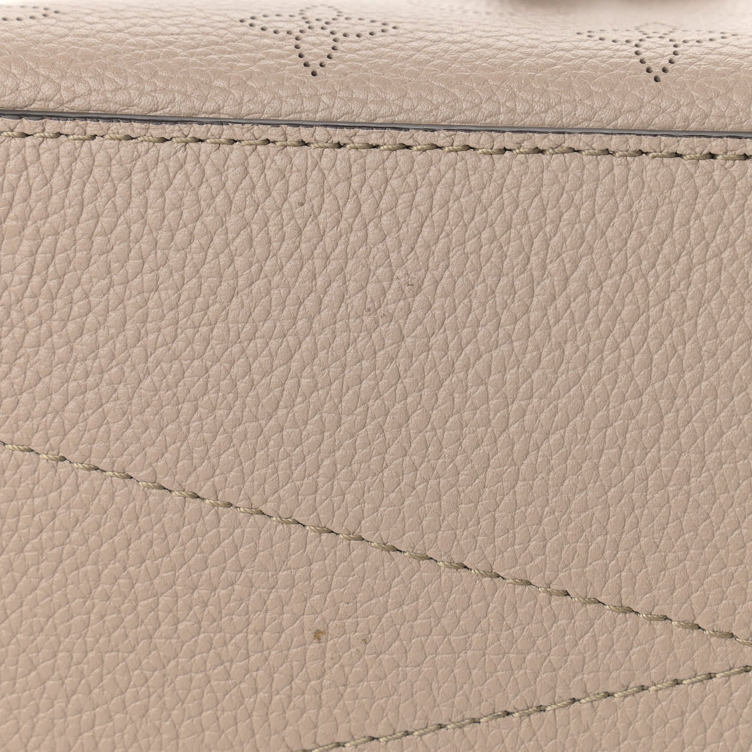 Louis Vuitton Mahina Girolata Galet 11 of 15