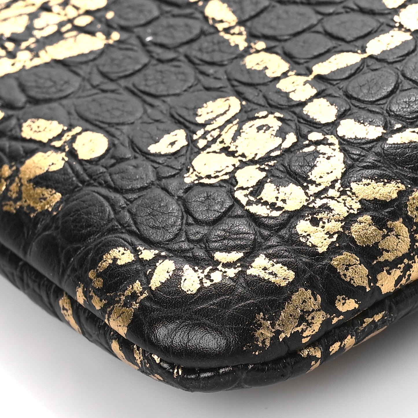 Calfskin Crocodile Embossed Graffiti 2.55 Medium Cocodile Reissue Cosmetic Case Black Gold