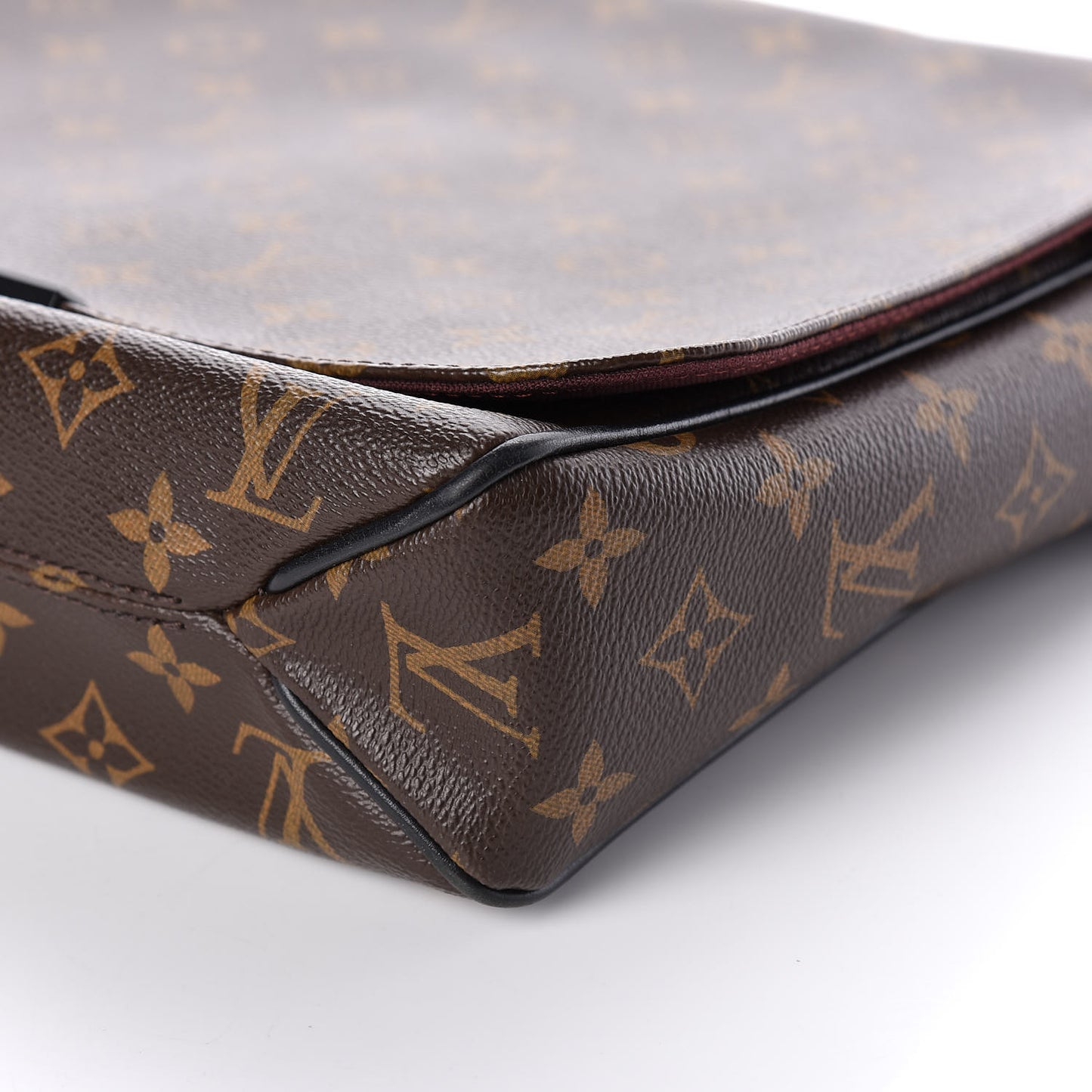 Monogram Macassar District MM