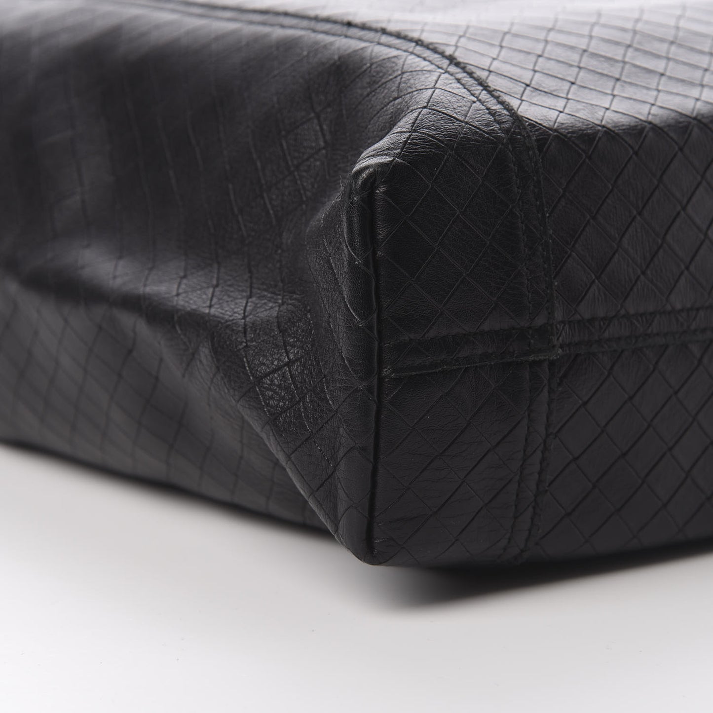 Calfskin Intrecciomirage Antique Tote Black