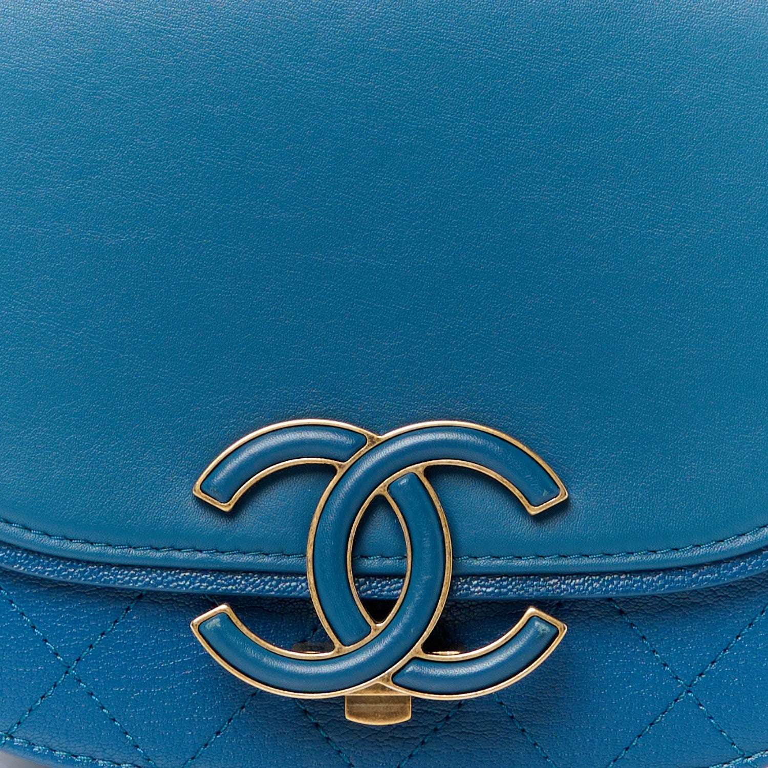 Chanel Shiny Calfskin Goatskin Quilted Medium Coco Curve Messenger Flap Navy 9 of 11