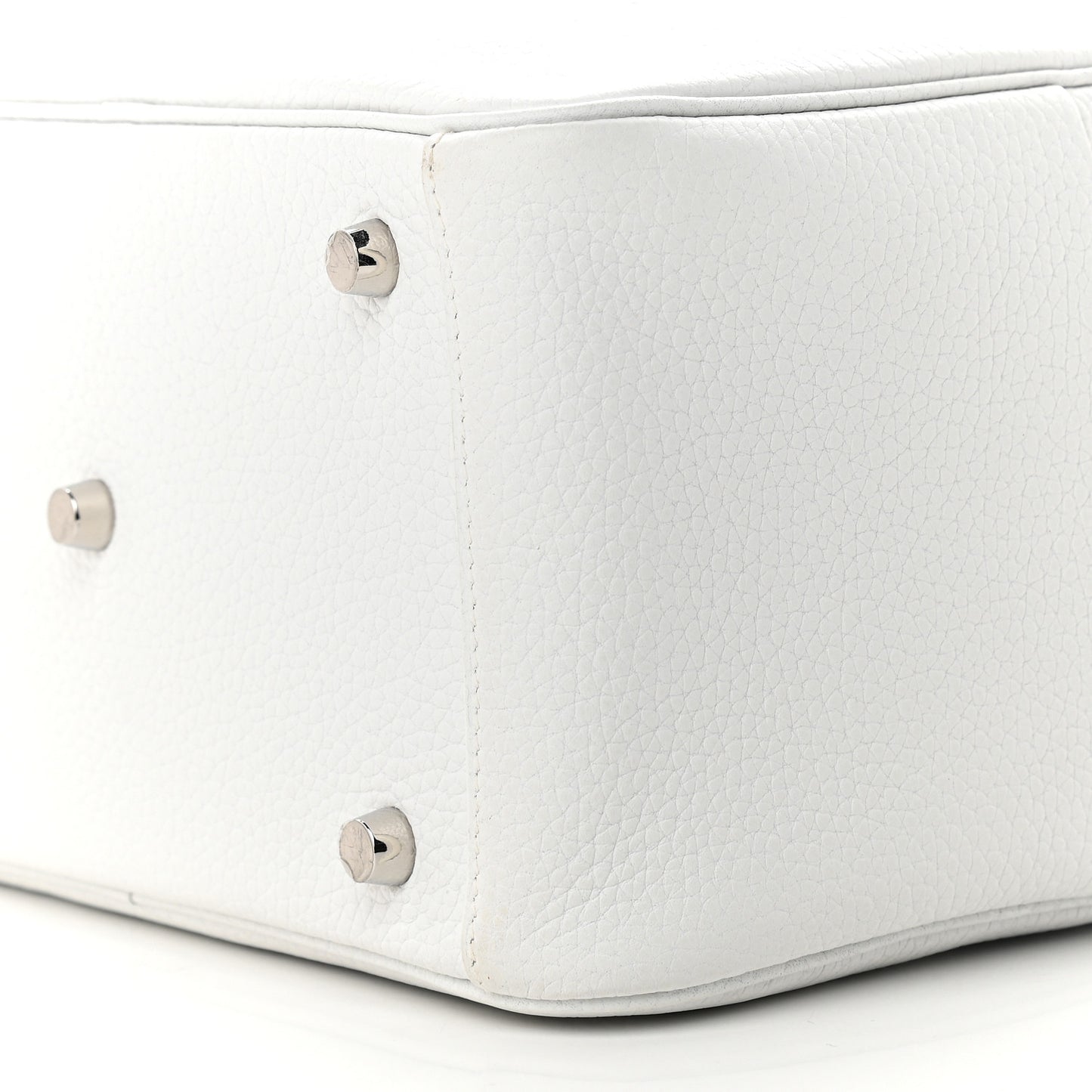 Taurillon Clemence Lindy 26 White