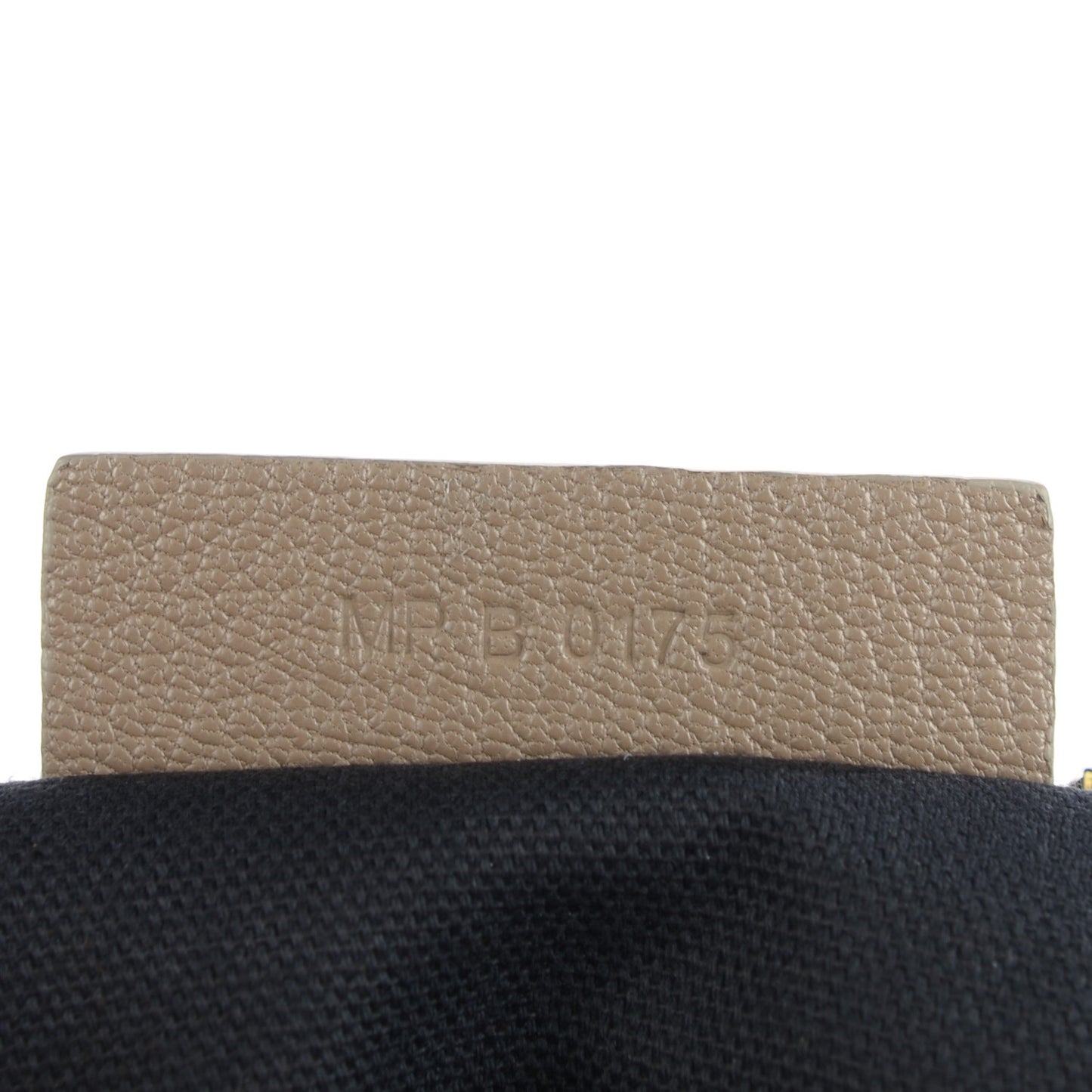 Sugar Goatskin Medium Antigona Sand