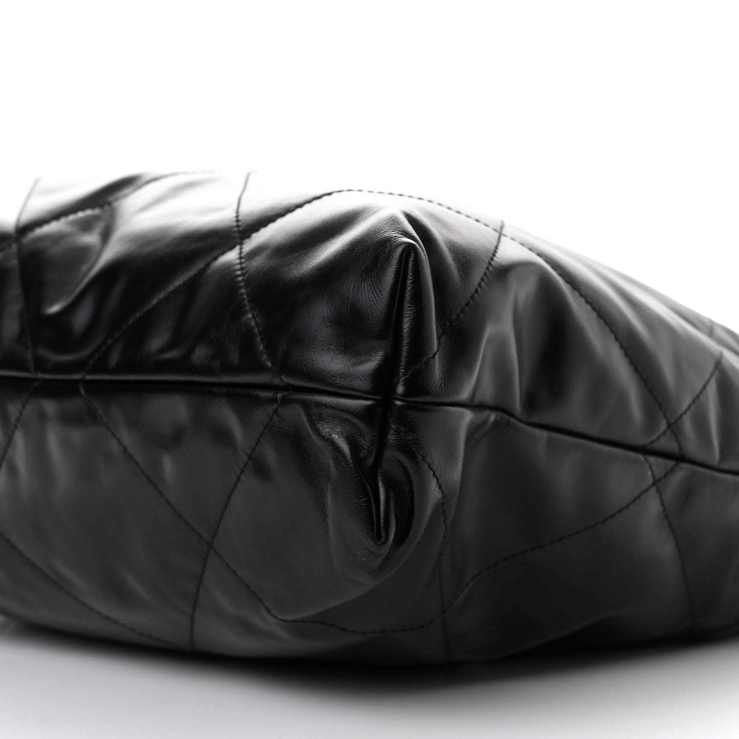 Shiny Calfskin Quilted Chanel 22 Black