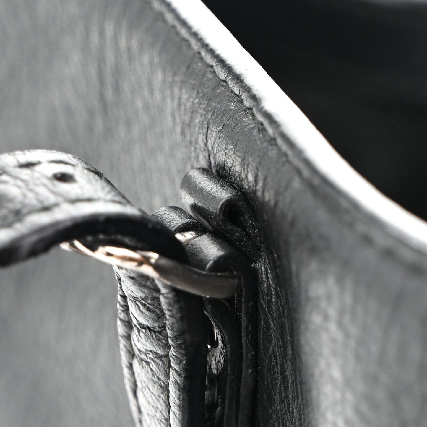 Veau Papier A6 Zip Around Tote Black