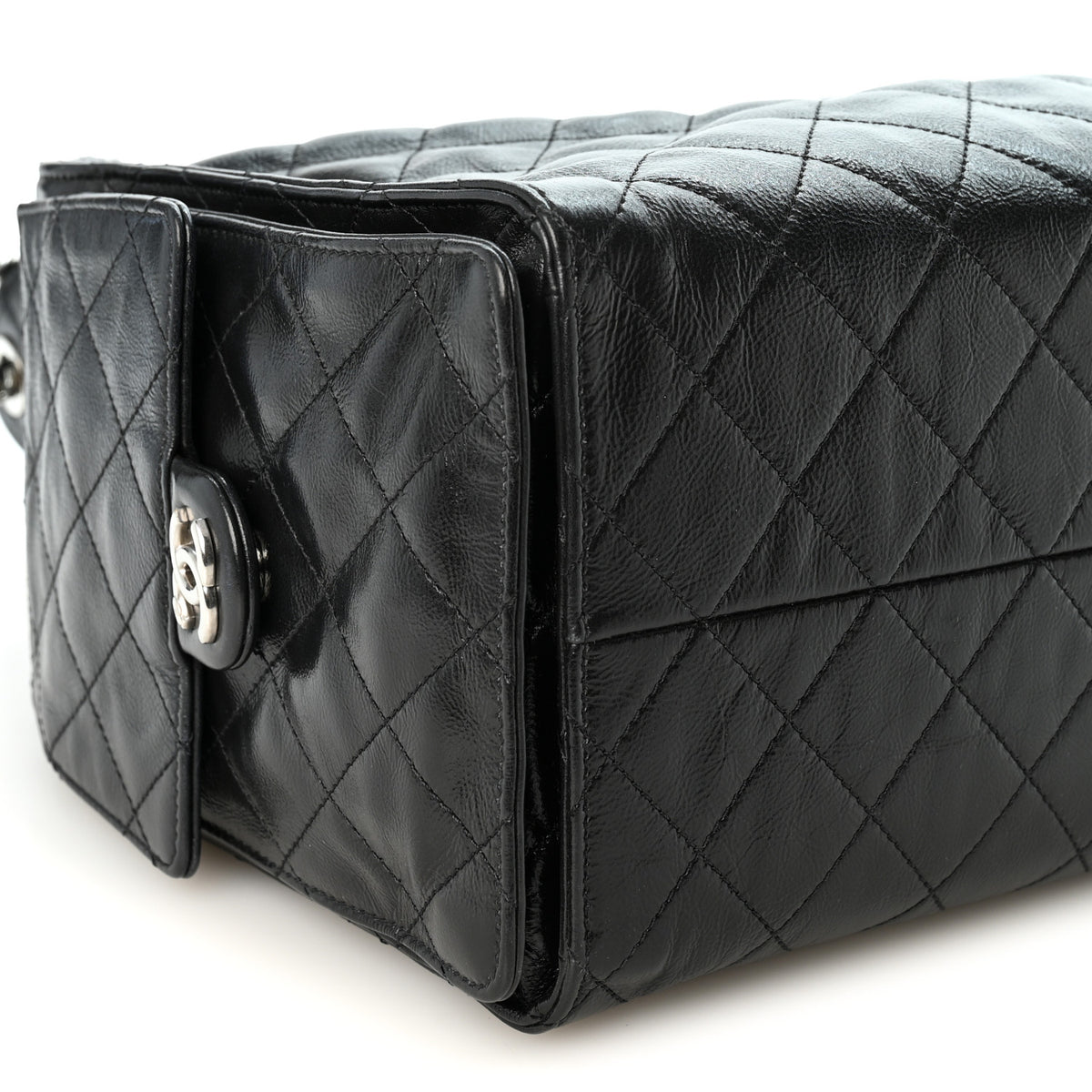 Shiny Crumpled Calfskin Quilted Medium Chanel 25 Handbag Black