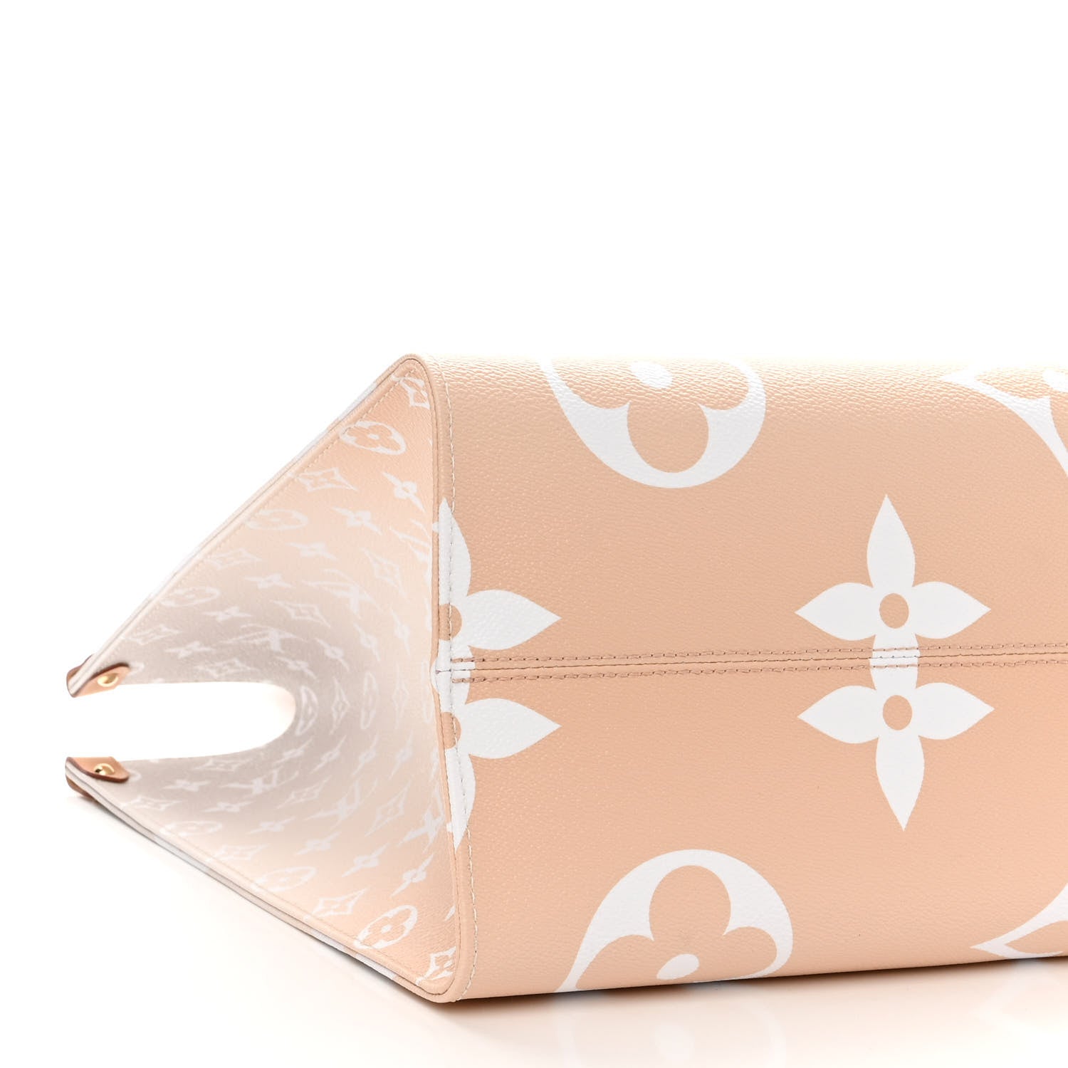Louis Vuitton Monogram Giant By The Pool Onthego GM Brume 9 of 10