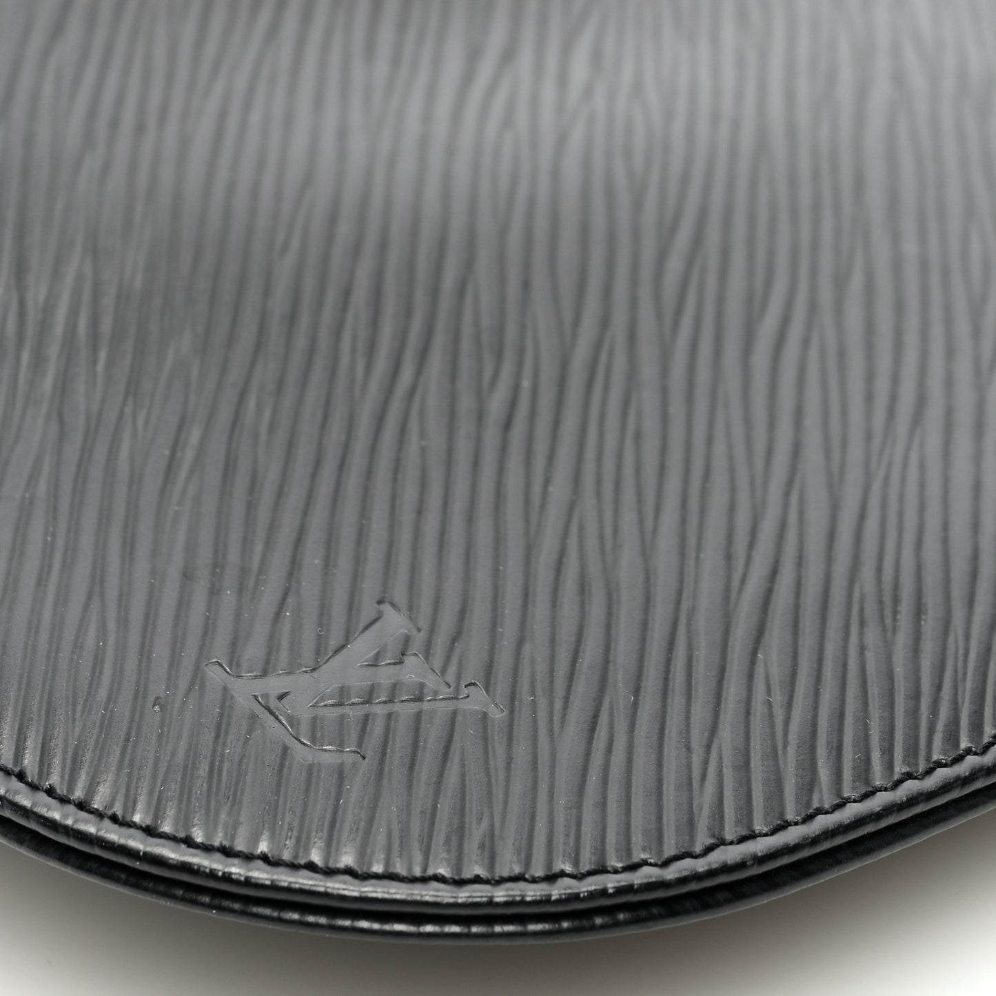 Epi Demi Lune Pochette Black