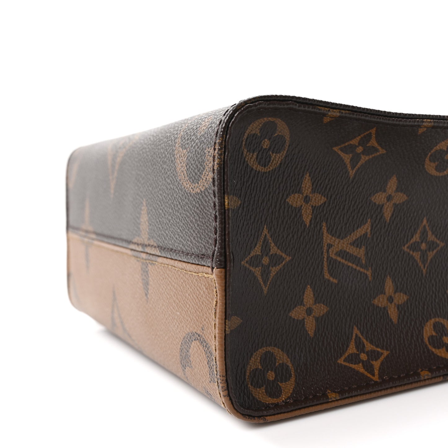 Reverse Monogram Giant Onthego PM