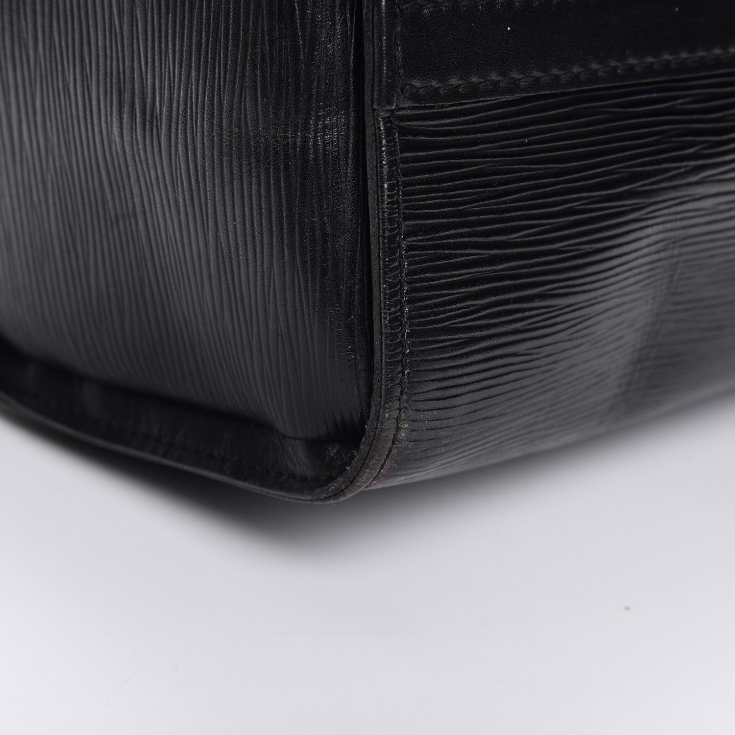 Louis Vuitton Epi Speedy 25 Black 9 of 19