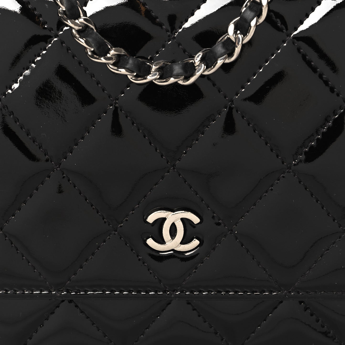 Patent Quilted Wallet On Chain WOC Black