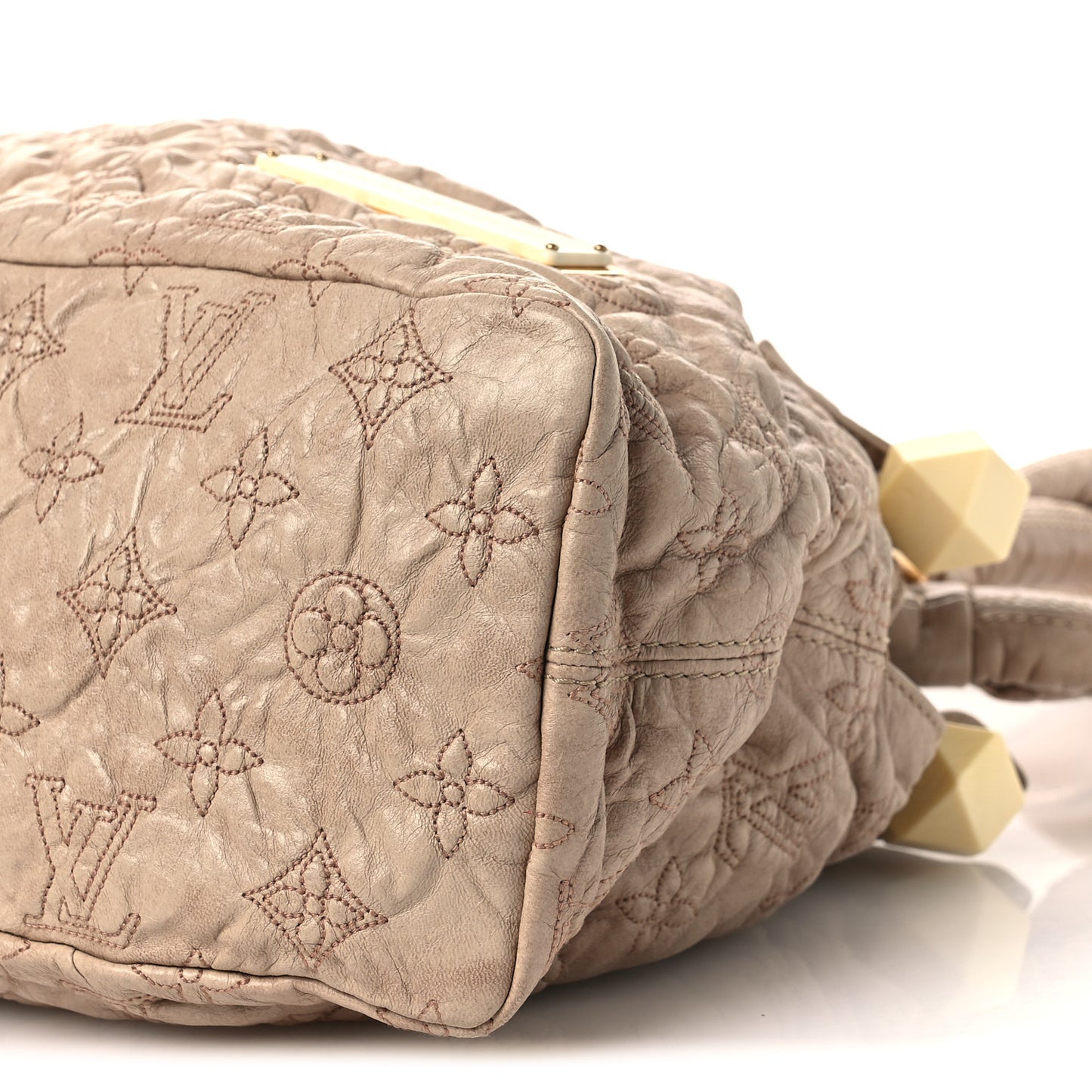 Lambskin Olympe Stratus PM Ecru