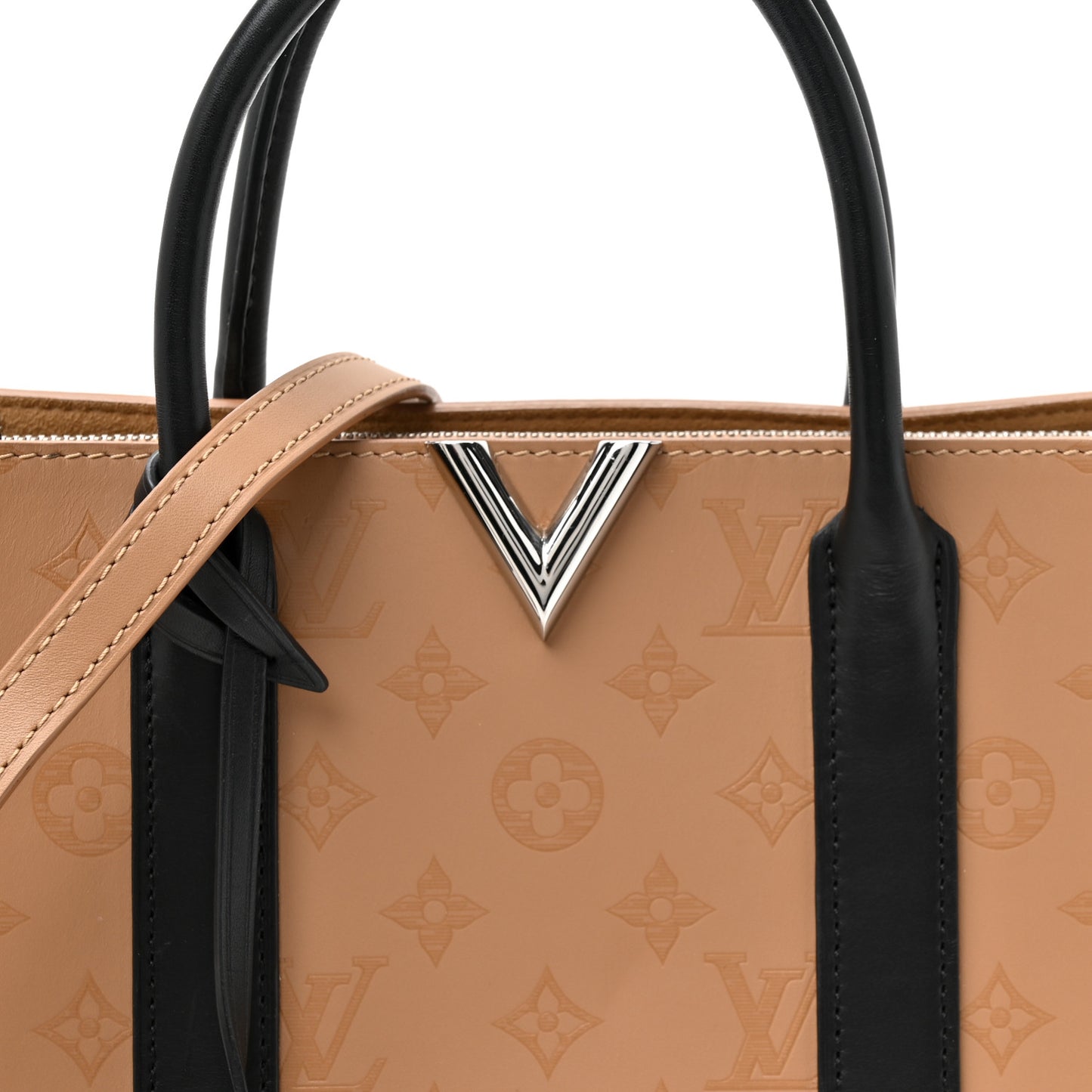 Monogram Cuir Plume Very Tote MM Sesame Creme