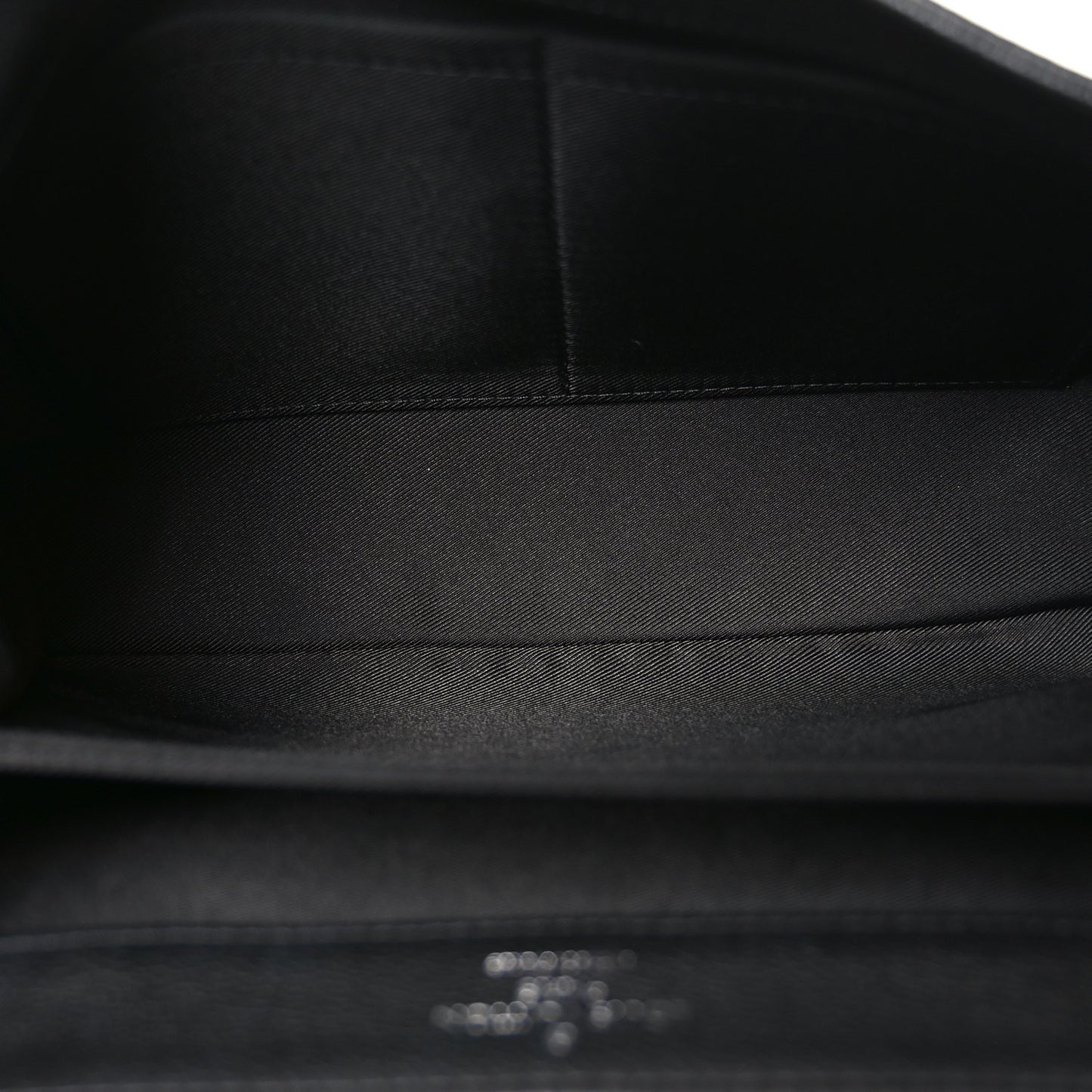Soft Calfskin Lockme II Top Handle Vanille Black