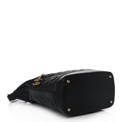 Chanel Caviar Lambskin Quilted Casual Style Hobo Black 3 of 10