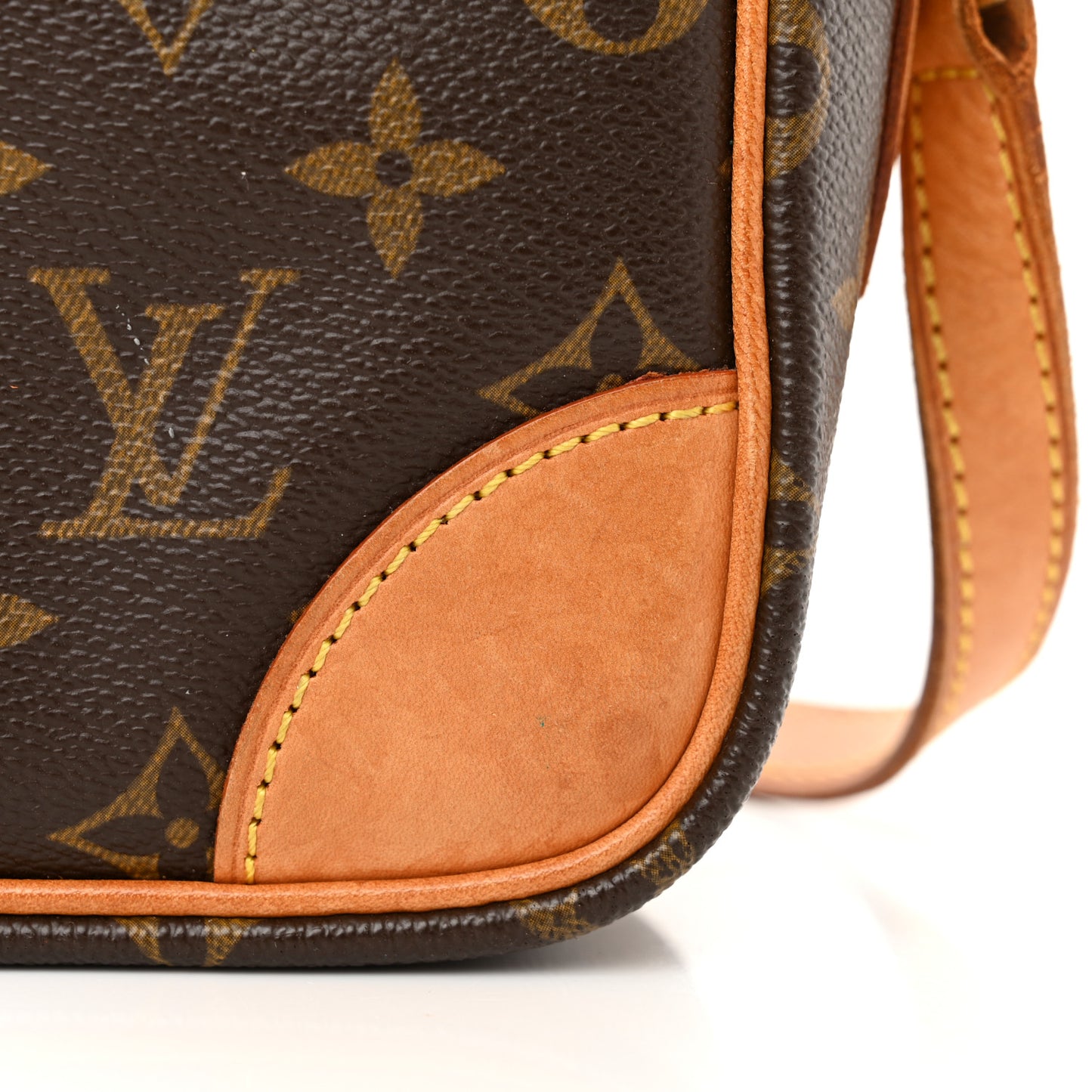 LOUIS VUITTON Monogram Trocadero 27