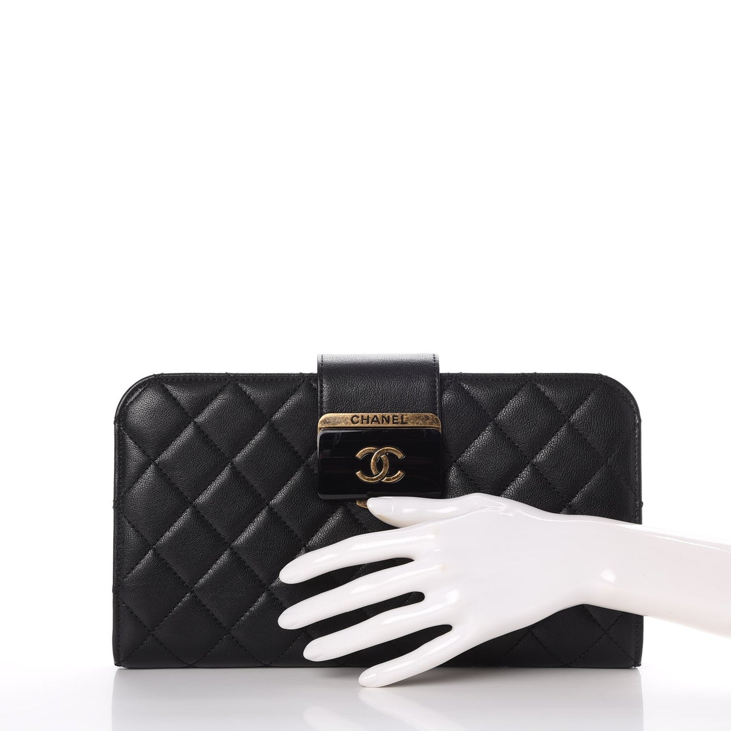 Sheepskin Quilted Beauty Lock Clutch Black