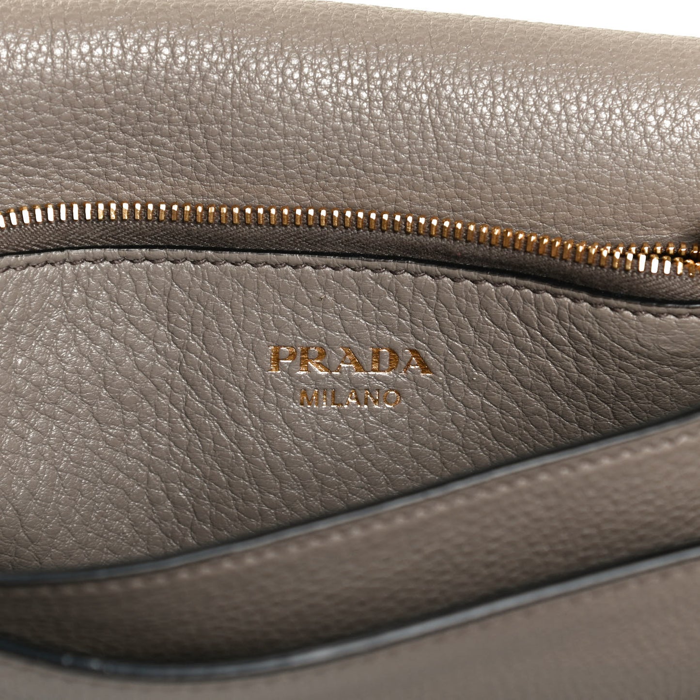 Vitello Daino Flap Crossbody Argilla