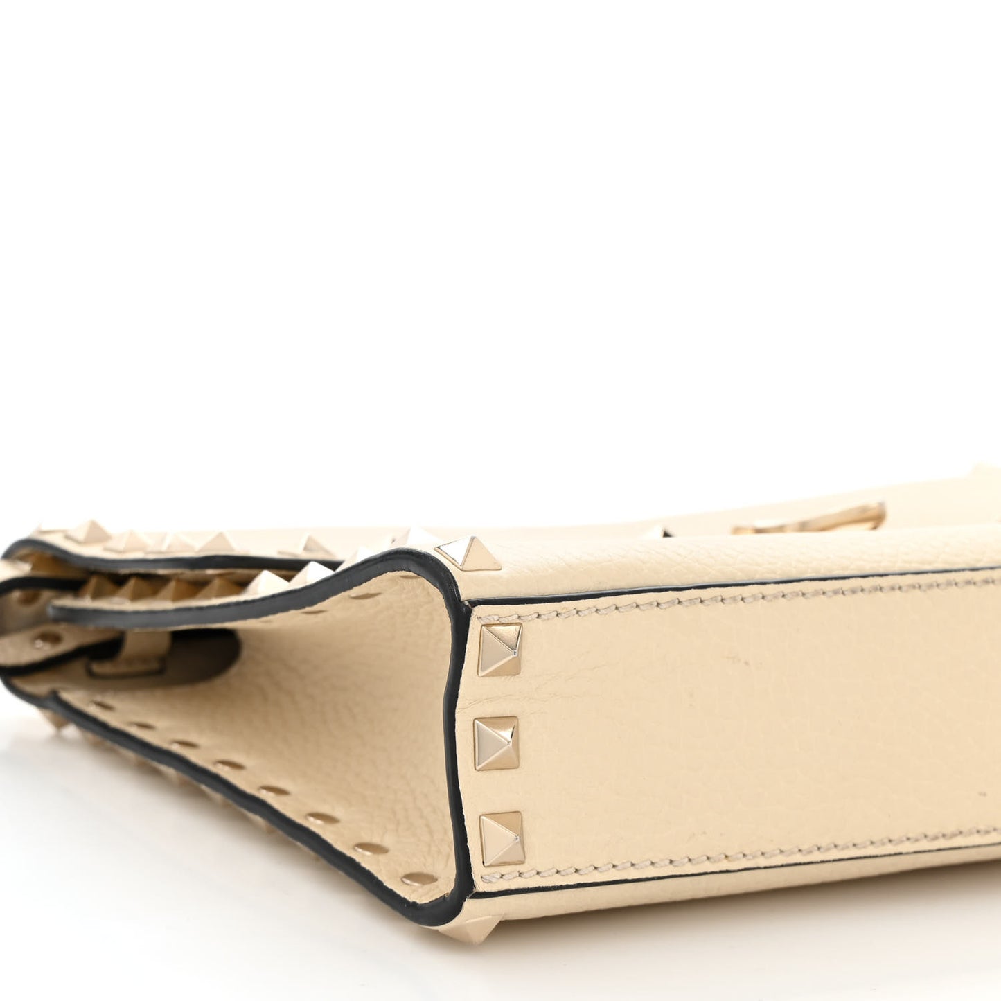 Pebbled Calfskin Medium Rockstud Flip Lock Crossbody Bag Light Ivory