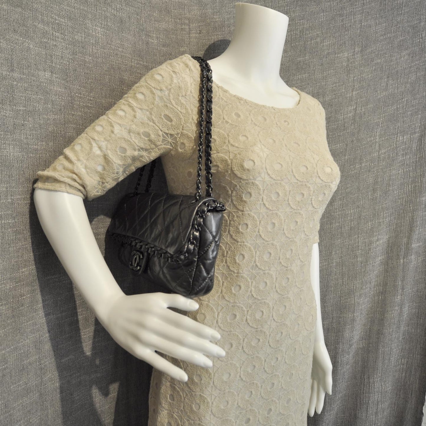 Leather Chain Me Medium Flap