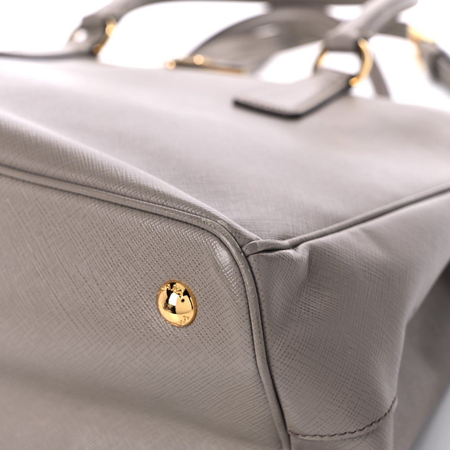 Saffiano Lux Medium Tote Argilla