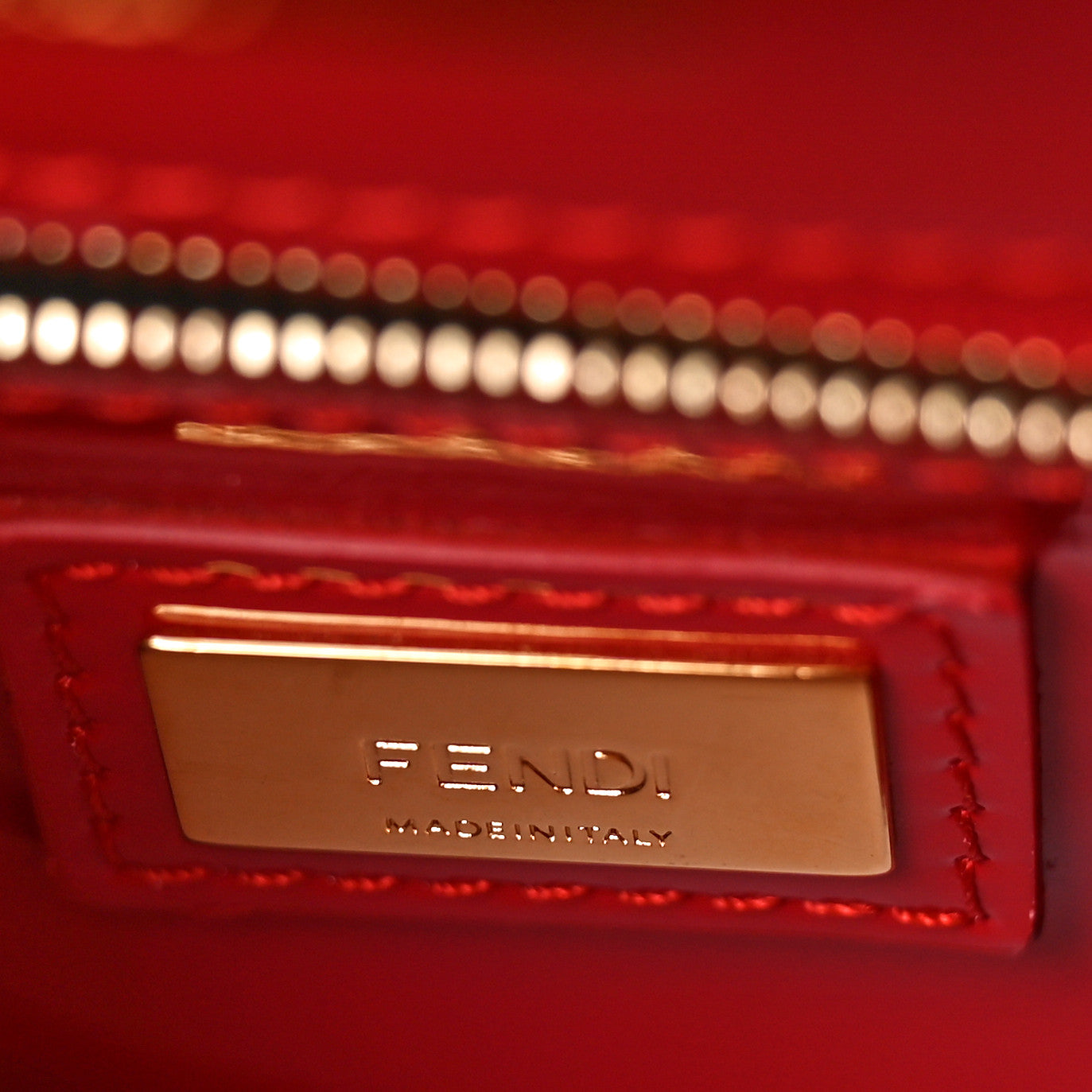 Vitello Vernice Mou Mini Peekaboo Iconic Satchel Rosso Cardinale