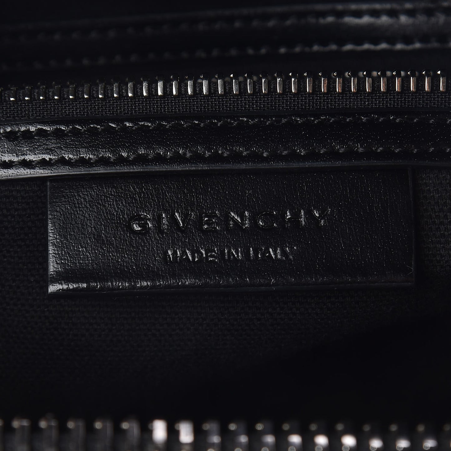 Shiny Lord Calfskin Small Antigona Black