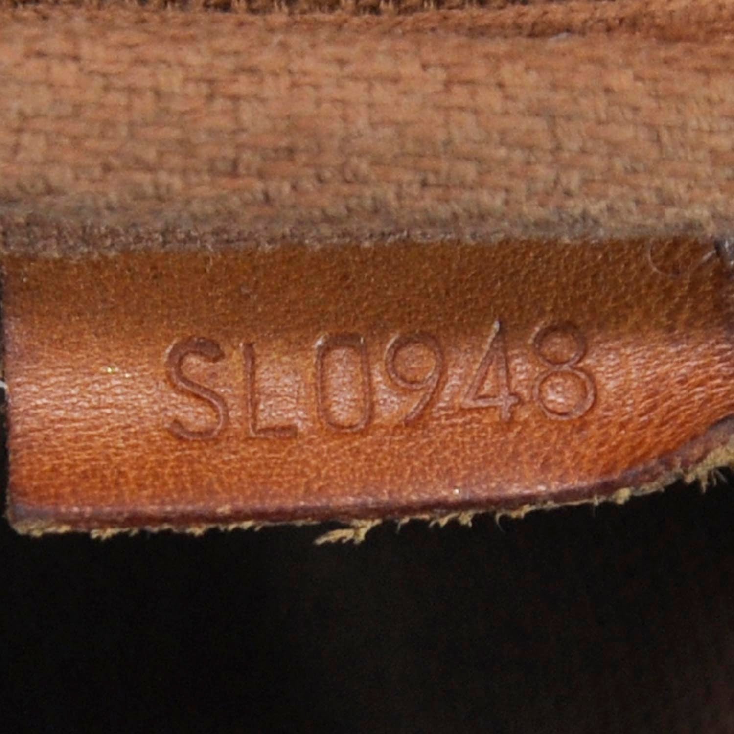 Louis Vuitton Monogram Pochette 8 of 9