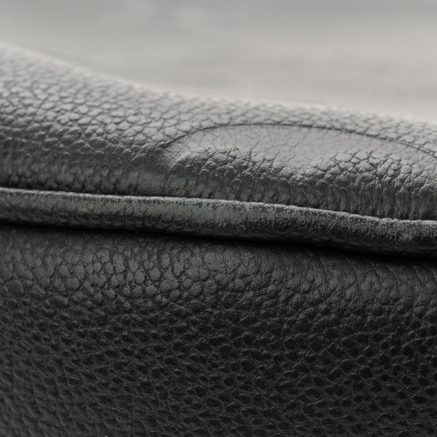 Louis Vuitton Empreinte Monogram Giant Loop Hobo Black 11 of 13