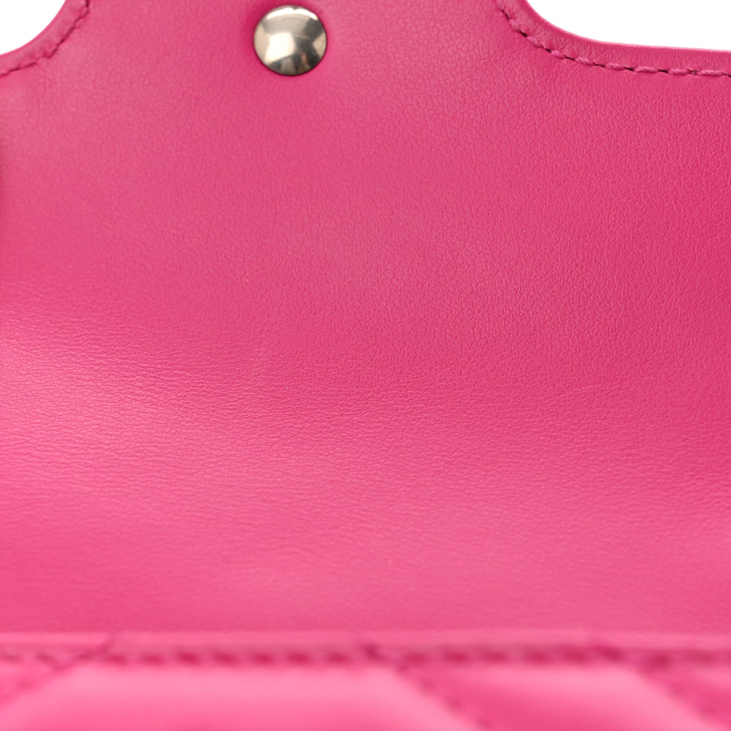 Calfskin Matelasse Monochrome GG Marmont Chain Belt Bag 80 32 Classic Fuxia