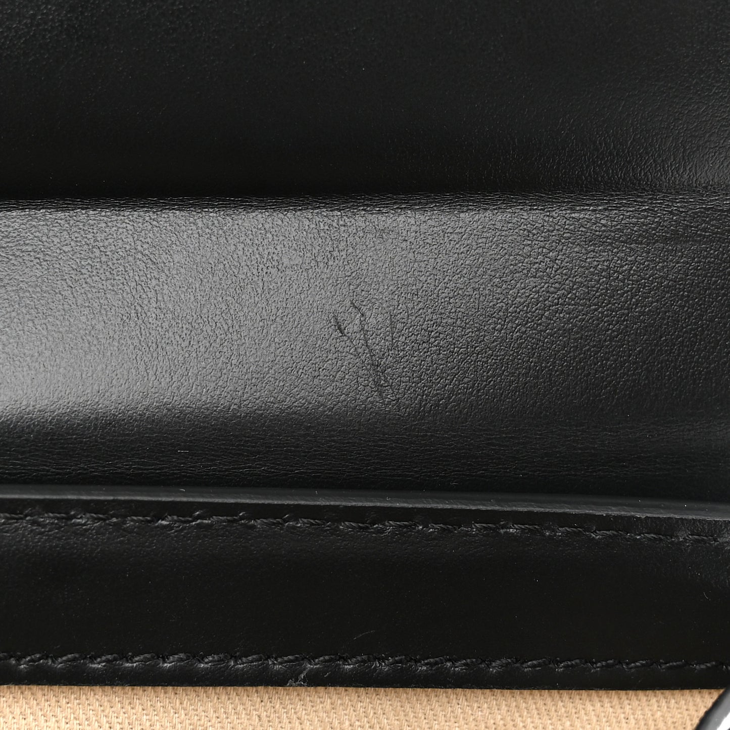 Smooth Calfskin Le Chiquito Noeud Black