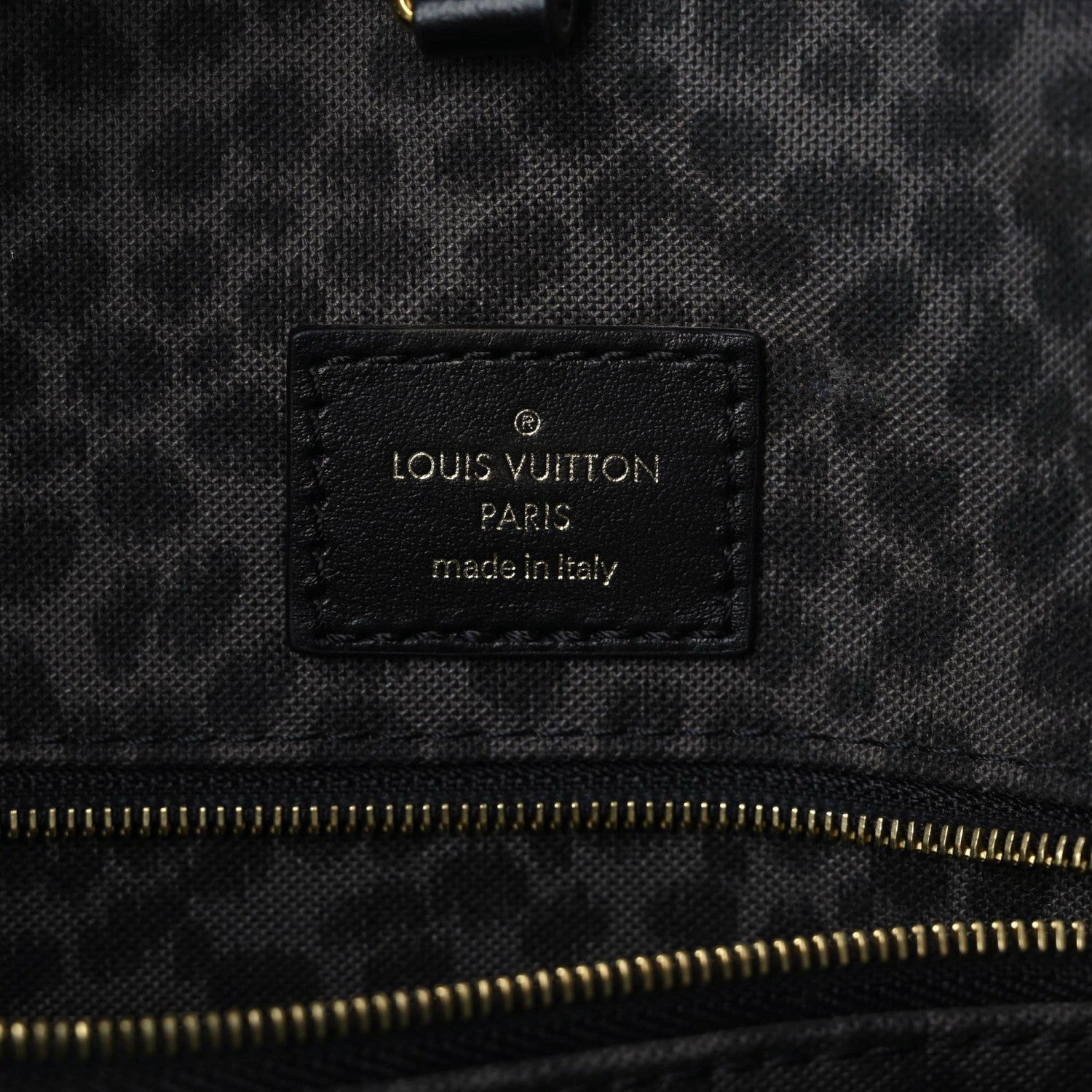Louis Vuitton Monogram Giant Wild At Heart Onthego GM Black 17 of 17