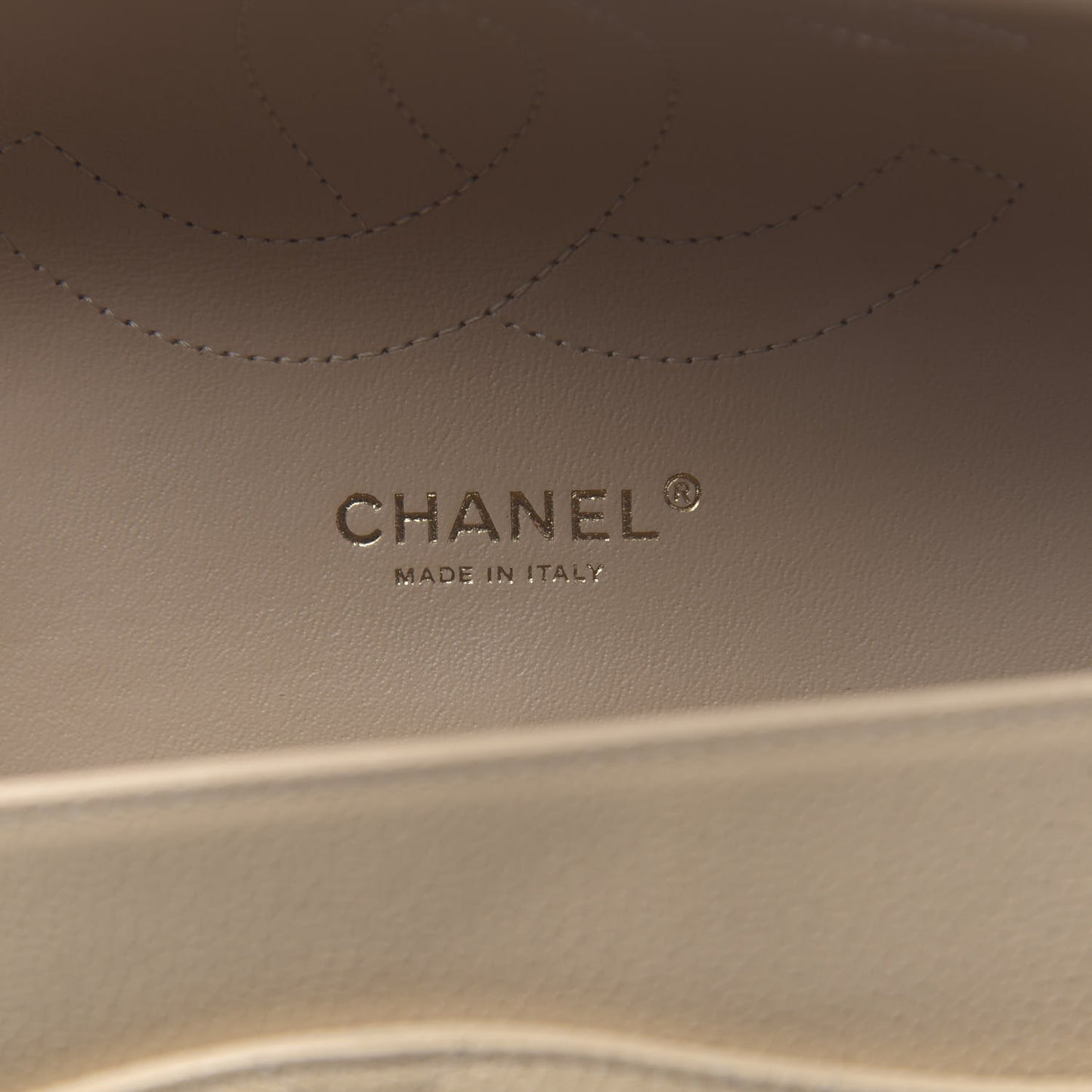 Caviar Quilted Jumbo Double Flap Beige Clair