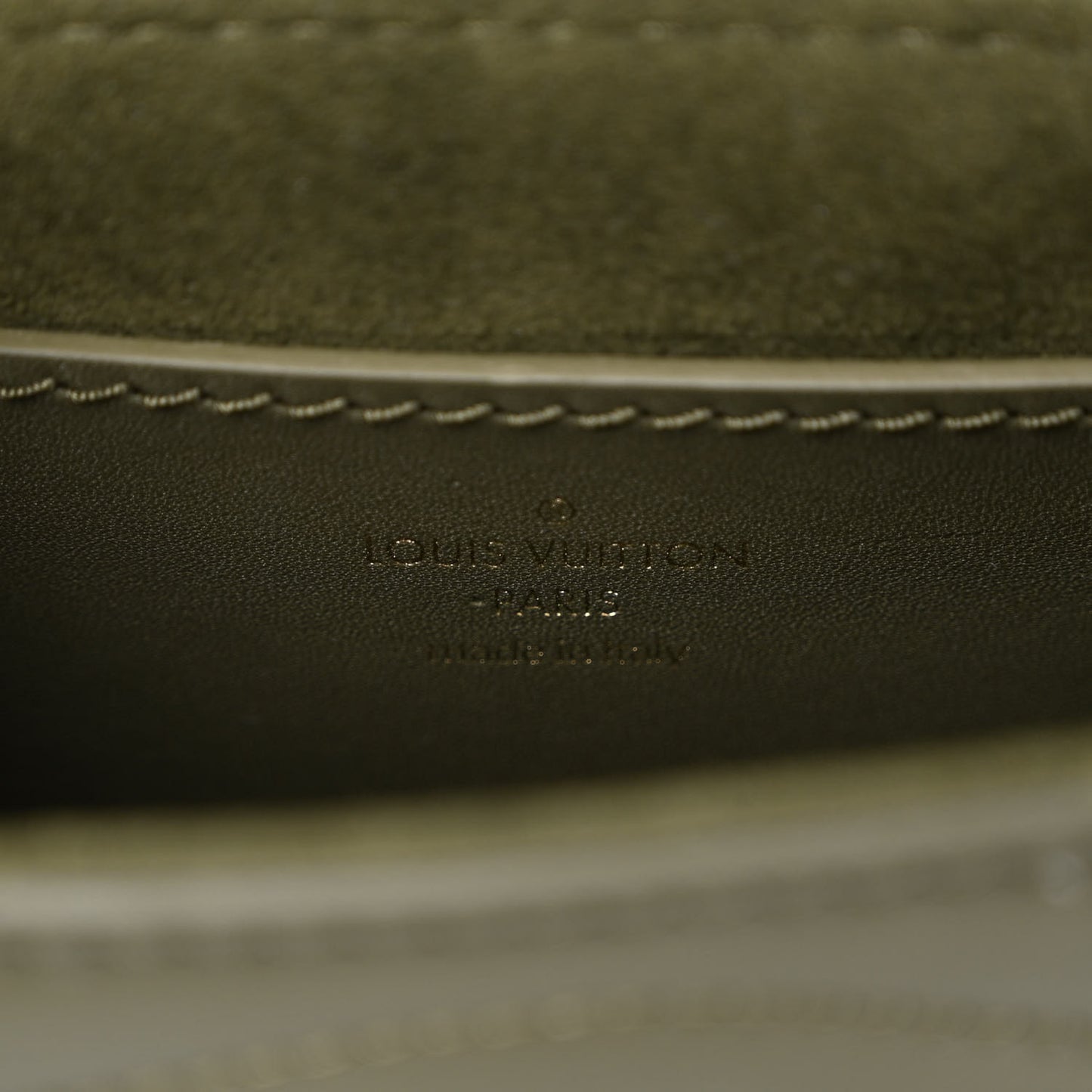 Calfskin New Wave Multi Pochette Kaki