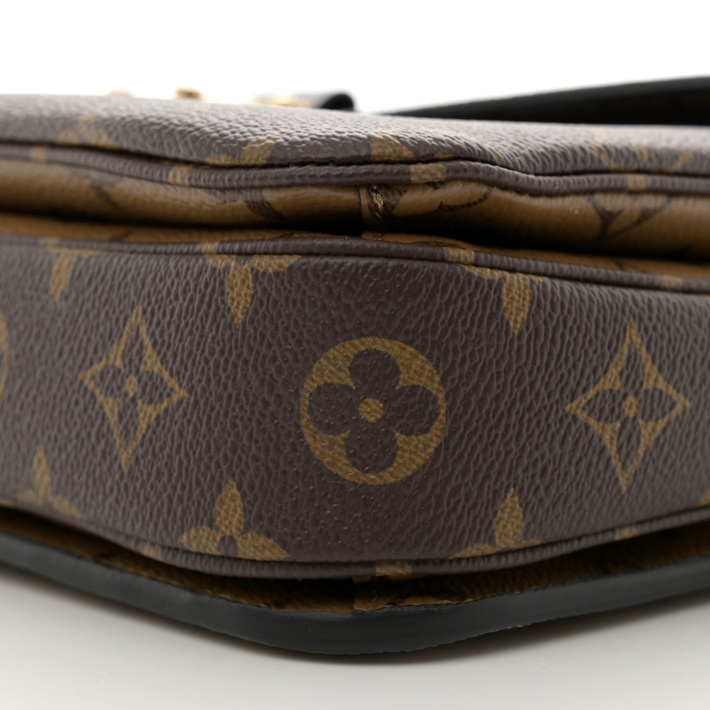 Reverse Monogram Pochette Metis