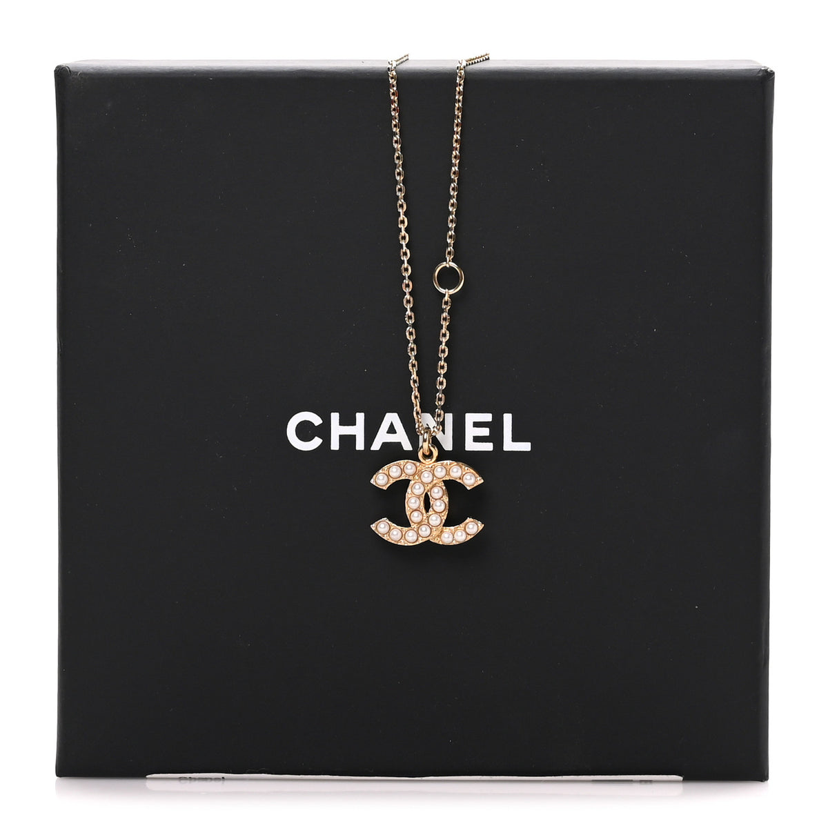 Pearl CC Pendant Necklace Gold