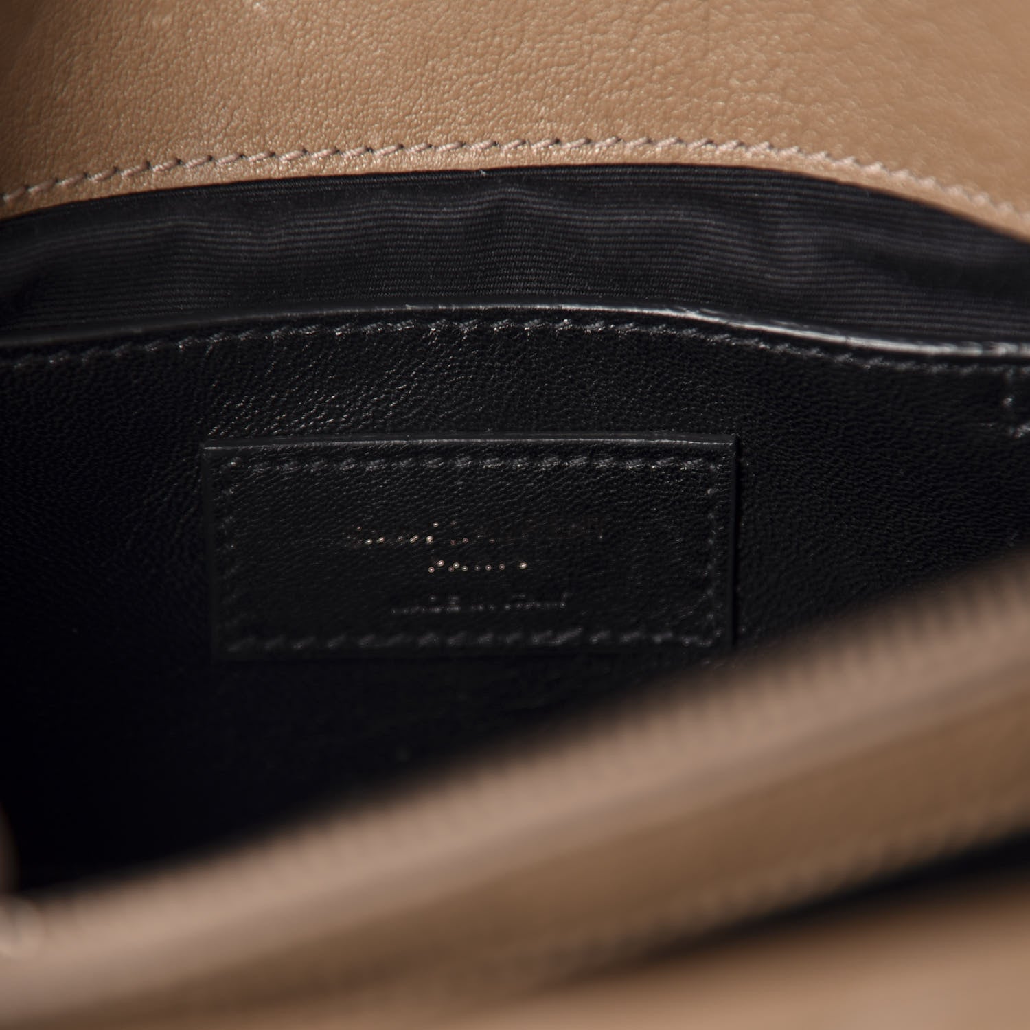 Saint Laurent Sheepskin Matelasse Chevron Monogram Medium College Bag Fard 10 of 12