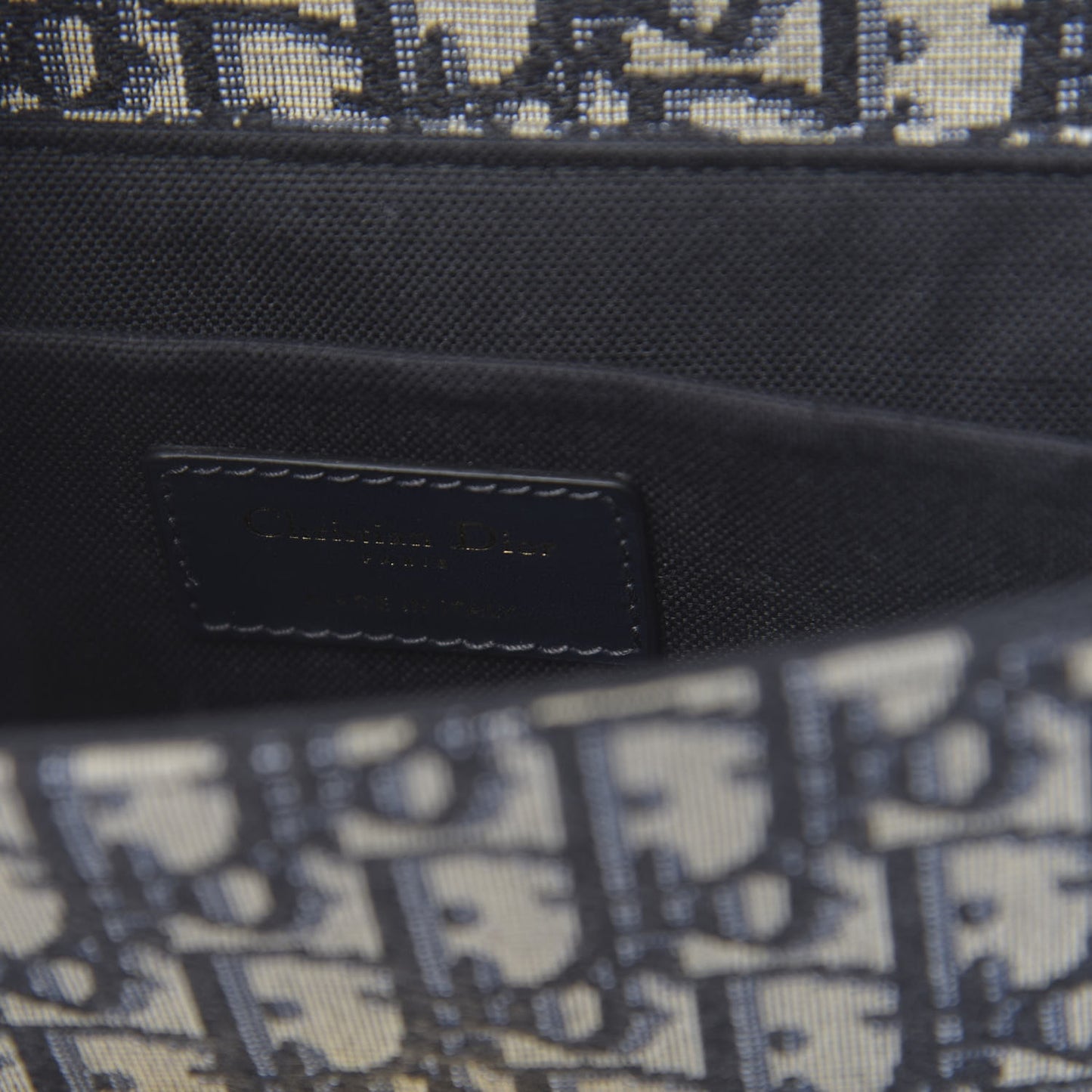 Oblique 30 Montaigne Box Bag Blue