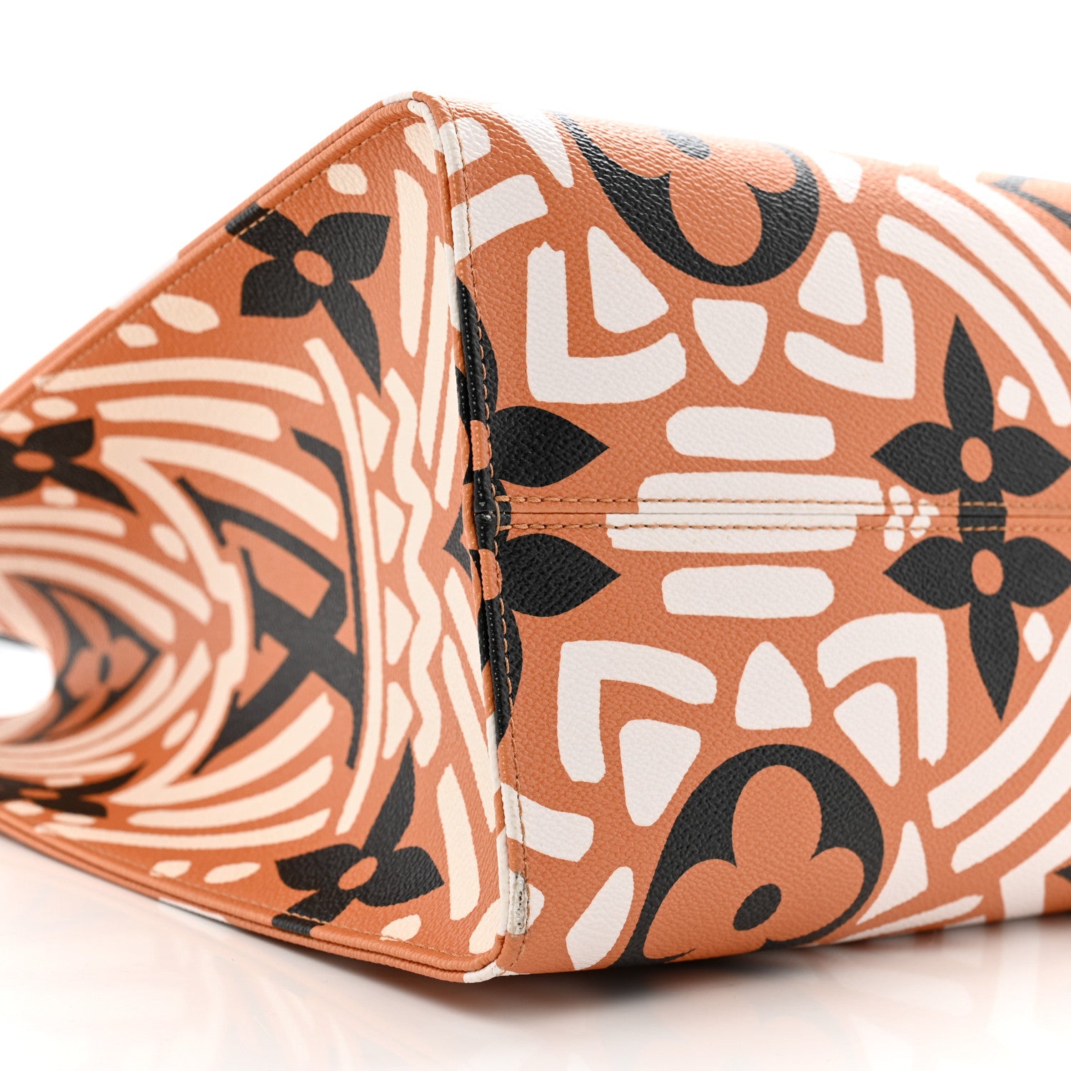 Louis Vuitton Monogram Giant Crafty Onthego GM Crème Caramel 9 of 14