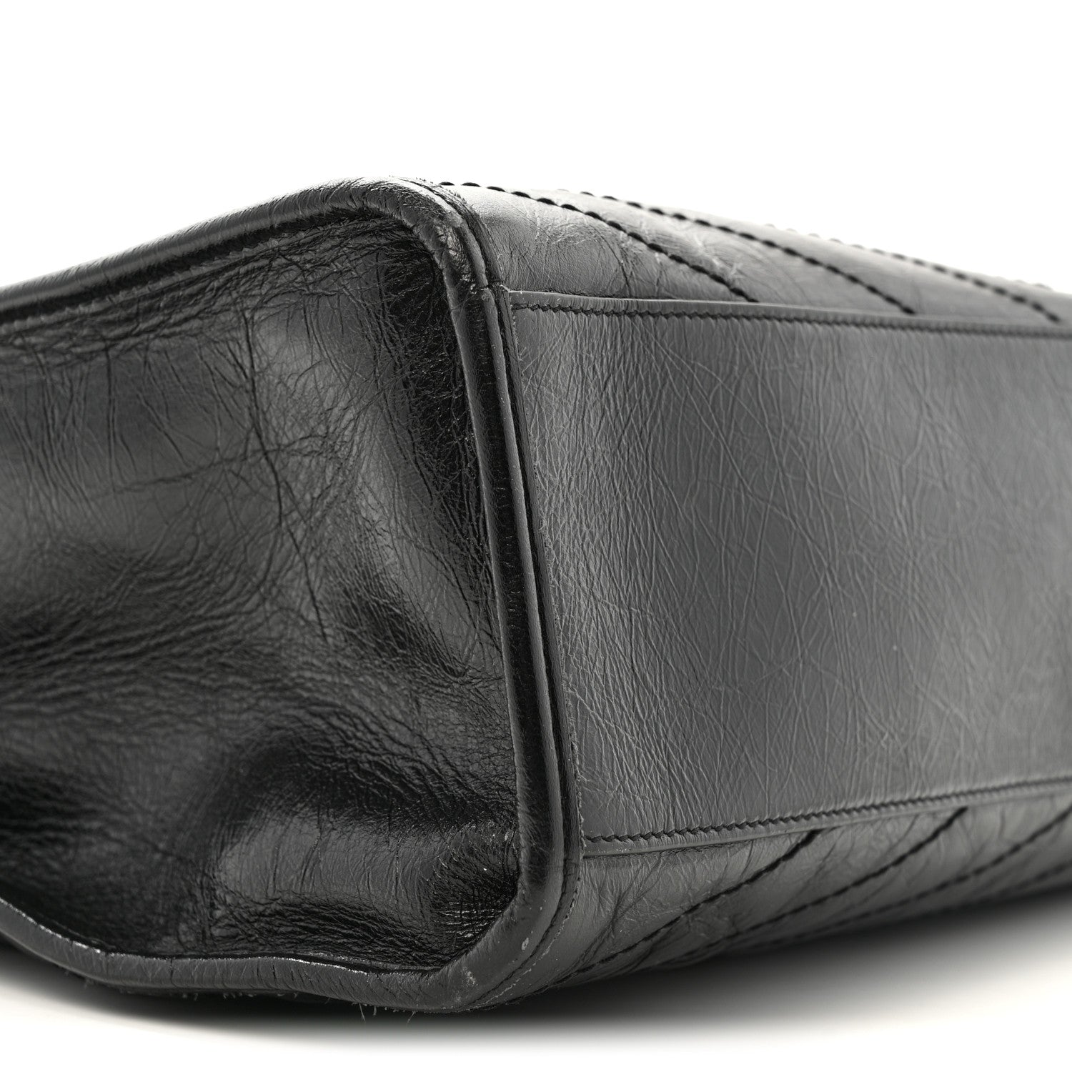 Saint Laurent Crinkled Calfskin Matelasse Monogram Large Niki Shopper Tote Black 9 of 12