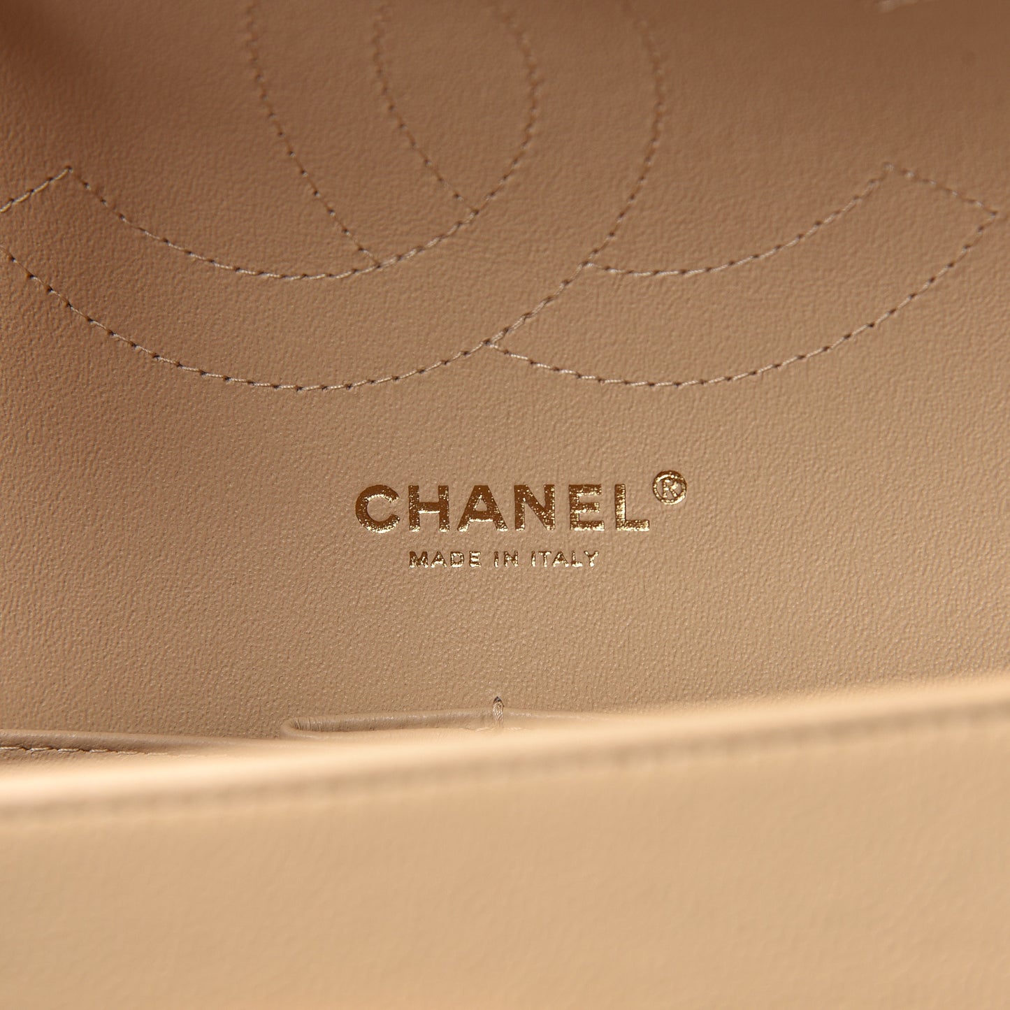 Caviar Quilted Jumbo Double Flap Beige Clair