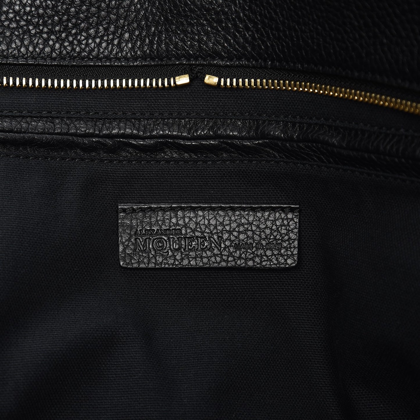 Pebbled Calfskin Large Skull Padlock Zip Around Tote Black