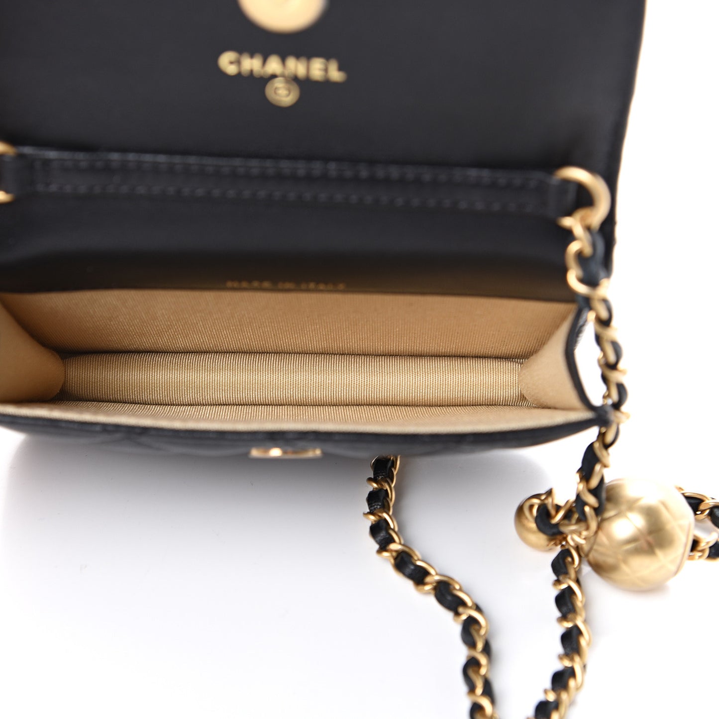 Lambskin Quilted Pearl Crush Clutch With Chain Black